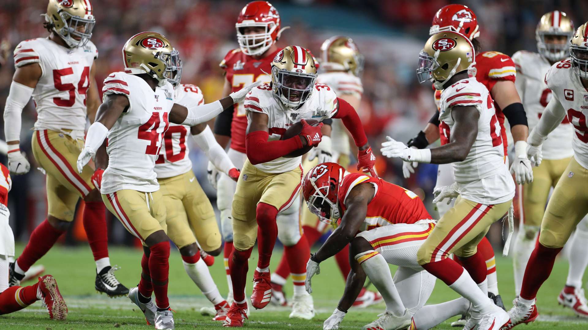 多名参与基 多名参与基